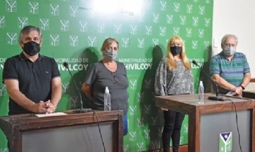 Britos anunció un bono de $40.000 y un aumento del 26,78% para municipales
