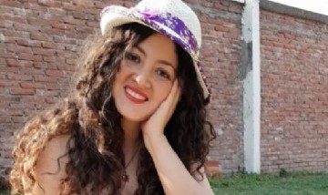 Por el Día Internacional de la Mujer, una candidata salteña sortea un show de stripper