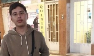 Con solo 16 años, Franco Pérez trabaja, estudia y ayuda a su familia vendiendo pan en Villa María
