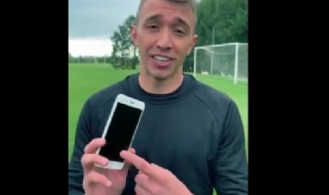 La lección de vida que dio Muslera después del polémico video en el que utilizó un celular mientras entrenaba.