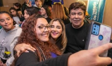 Espinoza y Lorena Brito conversaron con jóvenes de La Matanza sobre la educación universitaria pública