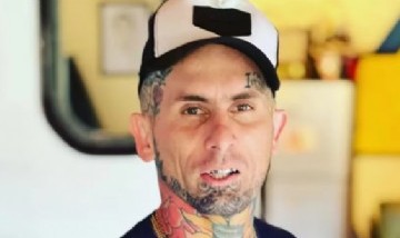 Emanuel Noir mostró su enojo y arremetió contra quienes le piden cosas ahora que es famoso