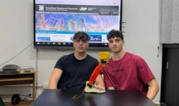 Dos estudiantes de la UTN crearon una prótesis robótica para personas amputadas