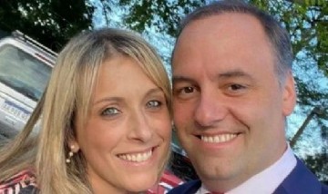 La esposa de Manuel Adorni facturó millones a una firma clave de la petrolera