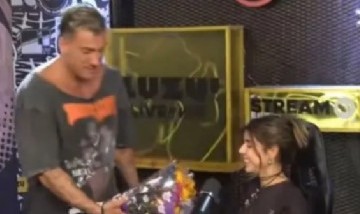 Tomás Holder invitó a una cita a Camila Mayan y la sorprendió con un regalo