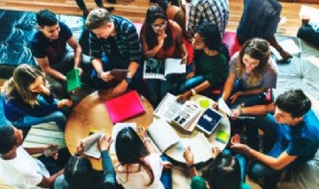 Estudiar en grupo: cuáles son sus beneficios, sus desventajas y qué recomiendan