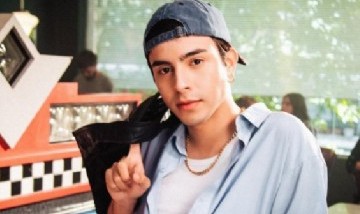 Rusherking subió una foto a redes y preocupó a sus fans: ¿Tiene un chupón?