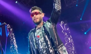 Ulises Bueno estalló arriba del escenario en su show de despedida: "Qué más quieren de mi vida"