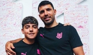 Kun Agüero hizo un stream con su hijo Benjamin y el reto por sus malas calificaciones se volvió viral
