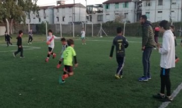 Fue a jugar al fútbol en Avellaneda, se le cayó el arco encima y murió: tenía tan solo 14 años
