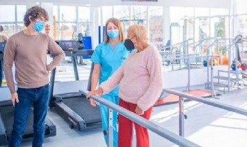 Juan Andreotti recorrió la ampliación del área de kinesiología del Hospital Municipal