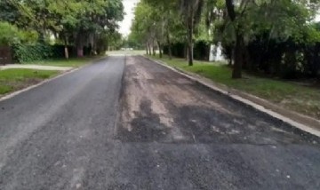 Santa Fe: dejaron sin asfaltar el frente de la casa de un candidato opositor