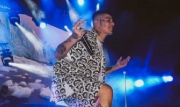 Duki se cayó en el escenario de Buenos Aires Trap: mirá el video