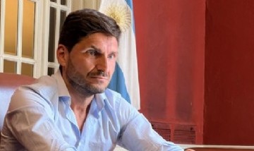 Pullaro triplicó la planta de asesores políticos en Santa Fe mientras recortó empleados estatales