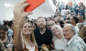 Otermín compartió un brindis con trabajadores municipales y llamó a "cuidar a Lomas con amor" en 2026