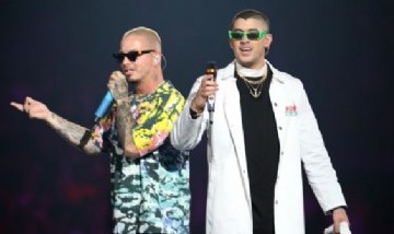 Bad Bunny y J Balvin volvieron a compartir escenario y sellaron su reconciliación en México