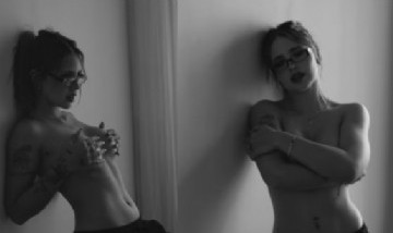 Coty Romero posó en topless para una sesión de fotos y recibió una catarata de comentarios