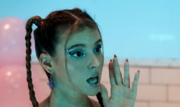 "Bla Bla Bla" el nuevo single de la cantautora Meimi