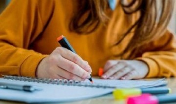 Entregan mil nuevas becas a estudiantes por el 50% del valor total de la carrera