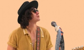 Julian Acosta estrena "Neón", un homenaje a la cultura mexicana