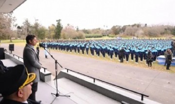 Kicillof encabezó la jura de fidelidad a la bandera de más de 2.700 cadetes policiales
