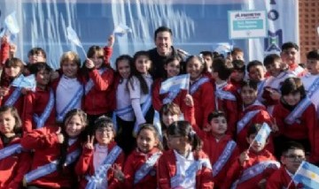 Nardini acompañó a más de 4700 estudiantes en su Promesa a la Bandera