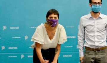 Mayra Mendoza firmó convenios con Axel Kicillof para la construcción de viviendas en Quilmes