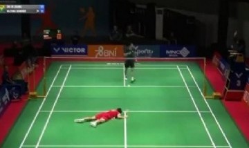 Video: un jugador de bádminton de 17 años murió tras desplomarse en la cancha en un torneo