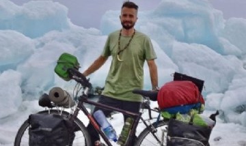 Un fotógrafo argentino que recorría Asia y África en bicicleta falleció tras un accidente en Nigeria