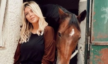 ¿No será mucho? El llamativo look con el que Wanda Nara salió a cabalgar