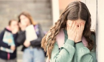 "Si se burlan de un compañero, no me río": mensajes en los baños escolares contra el bullying