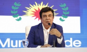 Fernando Espinoza cuestionó a Milei: "No es con dibujos contables que se mejora la vida de la gente"