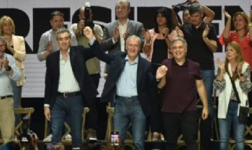 En su cierre de campaña, el candidato presidencial, Juan Schiaretti, propuso un "país federal"