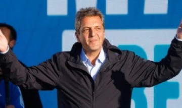Sergio Massa, en el cierre de campaña: "El domingo decidimos si amamos nuestra bandera o no"