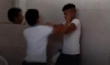 Joven atacó a un compañero con retraso madurativo en el baño del colegio