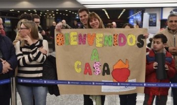 Regresaron a nuestro país 54 de los 200 alumnos secundarios varados por la guerra en Israel