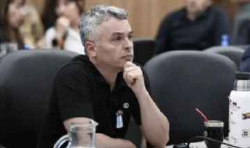 Paulón denunció posibles delitos tras el viaje de la esposa de Adorni en el avión presidencial