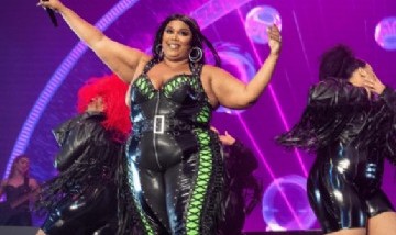 Tres bailarinas denuncian a Lizzo por acoso sexual tras ser obligadas a ver un show erótico