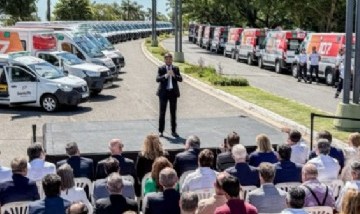Pullaro presentó 174 ambulancias 0 Km: "Es la compra más importante y más grande que hizo la Provincia"