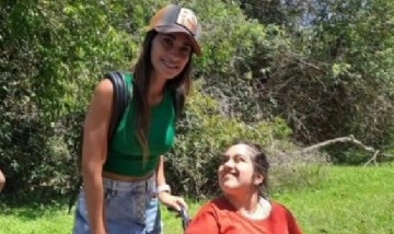 Un profesor y sus alumnos fueron a las Cataratas y se encontraron con Antonela Roccuzzo