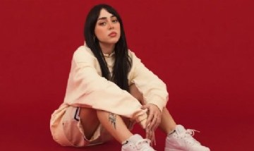 Video: Nicki Nicole lloró al recordar la terrible historia de un fan que se quitó la vida