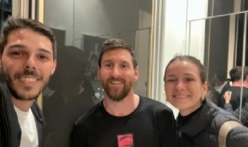 Una joven aprovechó su viaje a París para conocer a Lionel Messi y lo logró gracias a Antonela Roccuzzo