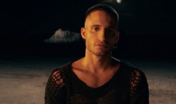 Wos presentó "Descartable en vivo, la película" y ya supera las 190 mil reproducciones