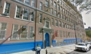 Una profesora realizó un acto sexual durante una clase virtual con alumnos y terminó suspendida