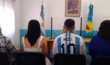 Jonathan Leonel Mariani, como detalla su cuenta de Facebook, decidió jugar fuerte y cumplir con la promesa que hizo si Argentina salía campeón.