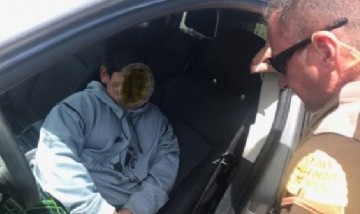 Niño de 5 años se peleó con su mamá y se fue a manejar por la autopista rumbo a California