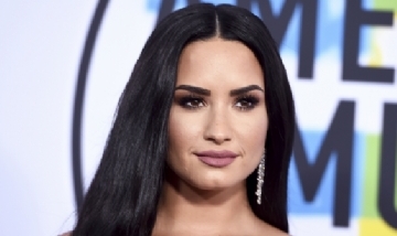 Demi Lovato mostró orgullosa su celulitis