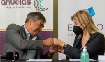 Cañuelas: anunciaron obras de infraestructura y entrega de tablets y tarjetas telefónicas