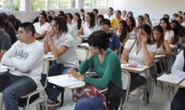 Una profe los "bochaba" en la Facultad, pero tuvieron una insólita idea que los hizo aprobar