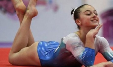 Mía Mainardi ganó la medalla de oro en salto en el Mundial junior de gimnasia artística en Turquía